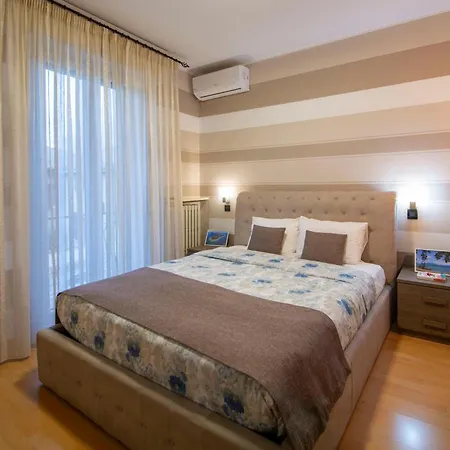 Sirmione4u - Domus By The Castle Apartment